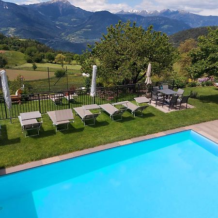 Alpenrose Apartment Мелтина Екстериор снимка