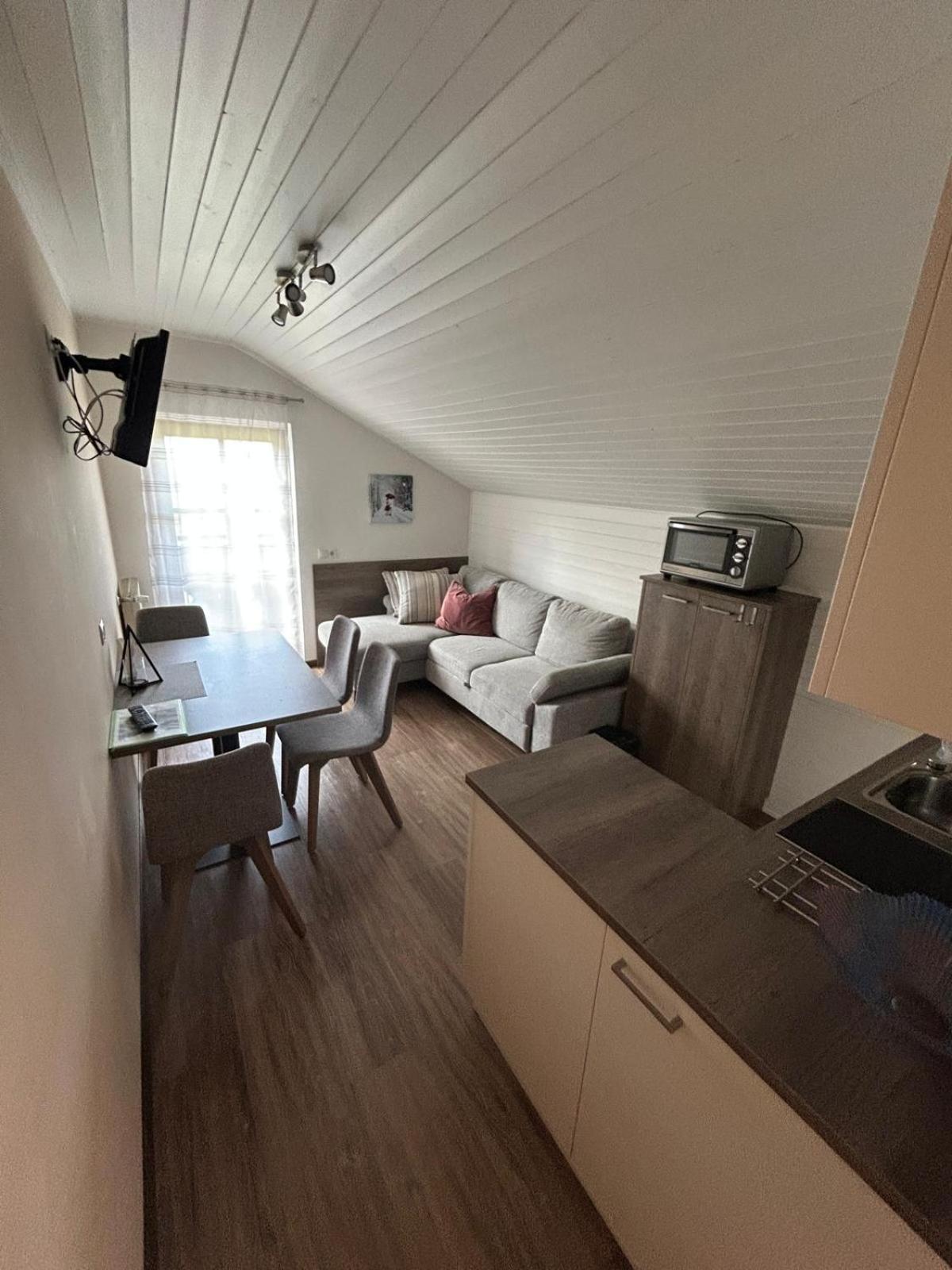 Alpenrose Apartment Мелтина Екстериор снимка