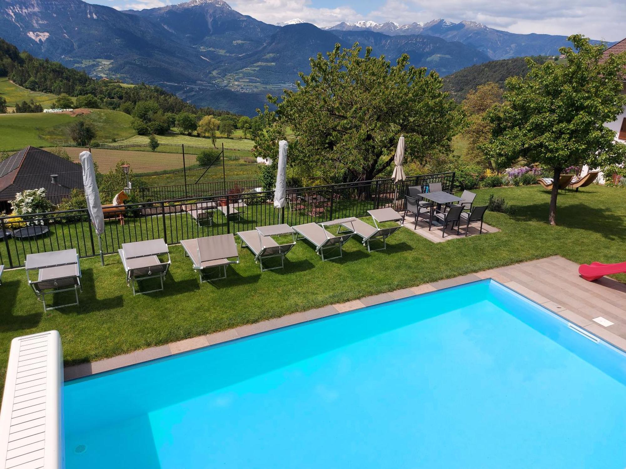 Alpenrose Apartment Мелтина Екстериор снимка